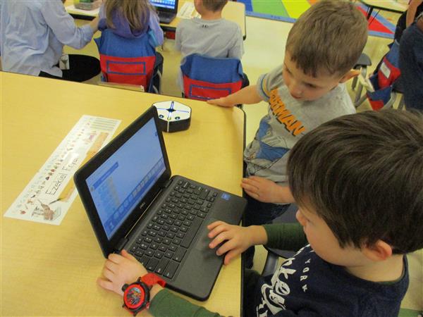 MT Students working on Chromebook 