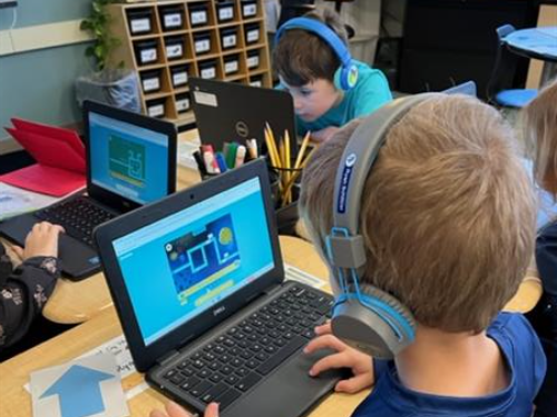 Students using Kodable website